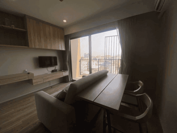 FOR RENT Condo Near Surasak BTS