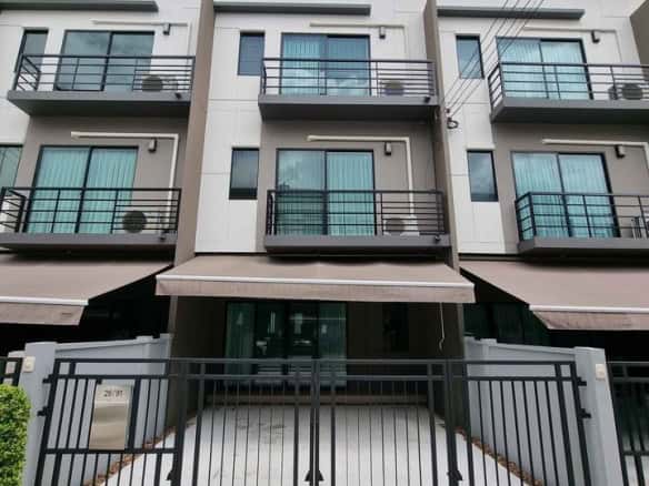 Townhouse “Baan Klang Muang Ramintra” Bang Khen Ref: 9304