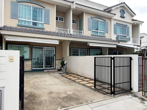 Townhouse, Indy Bangna KM7, Near Mega Bangna, Bangkok Ref: 7393