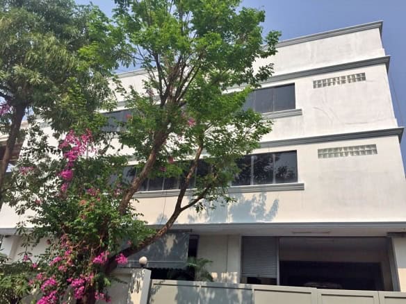 Office, 1400 sqm, 23 Rooms, BTS Punnawithi, Bangkok