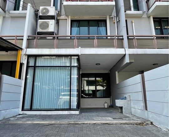 Townhouse, Areeya Mandarina Sukhumvit 77, Suan Luang, Bangkok