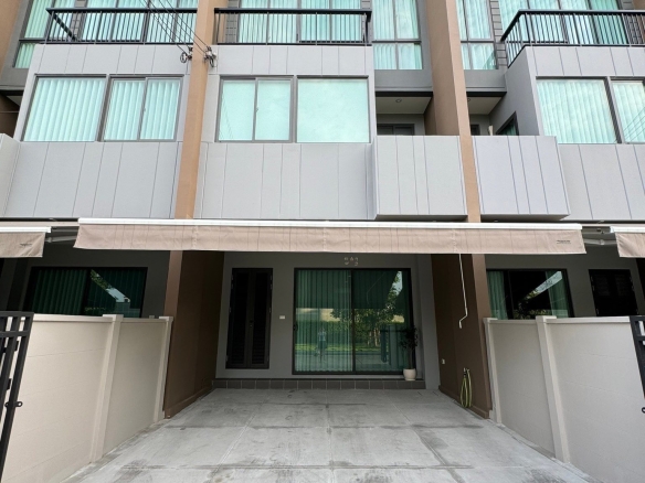 Townhouse, Baan Klang Muang Rama 9-Krungthep Kreetha, Saphan Sung