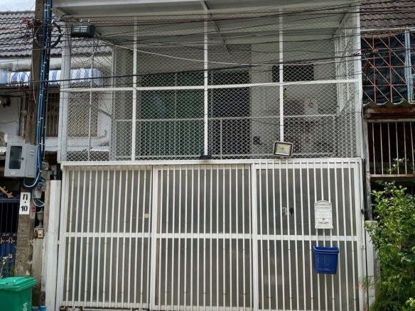 Townhouse, Near BTS Bang Chak
