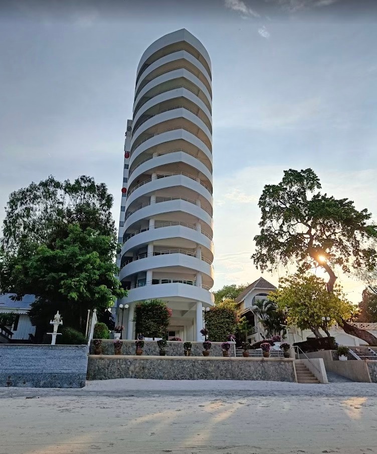 543814837_2045563809528107_7543237035235344262_n